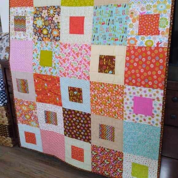 🎄🎁🎄Handmade Colorful Quilt: Birds, Flowers, Chevron Design - Picture 2 of 4